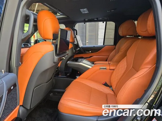 Lexus LX — Фото автомобиля 14