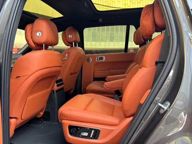Li Auto L9 — Фото автомобиля 14