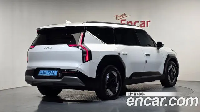 Kia EV9 — Фото автомобиля 2