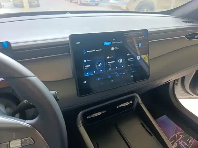 BYD Qin PLUS — Фото автомобиля 12
