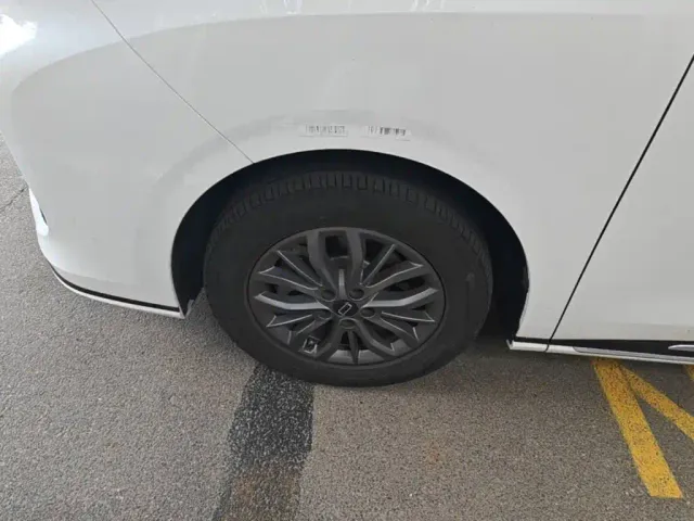 Bestune Besturn M9 — Фото автомобиля 22