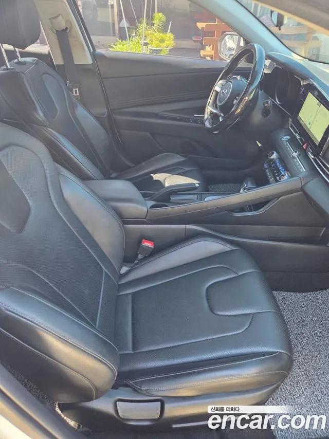 Hyundai Avante CN7 — Фото автомобиля 16
