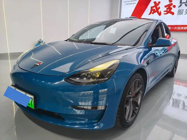 Фотография автомобиля — Tesla Model 3
