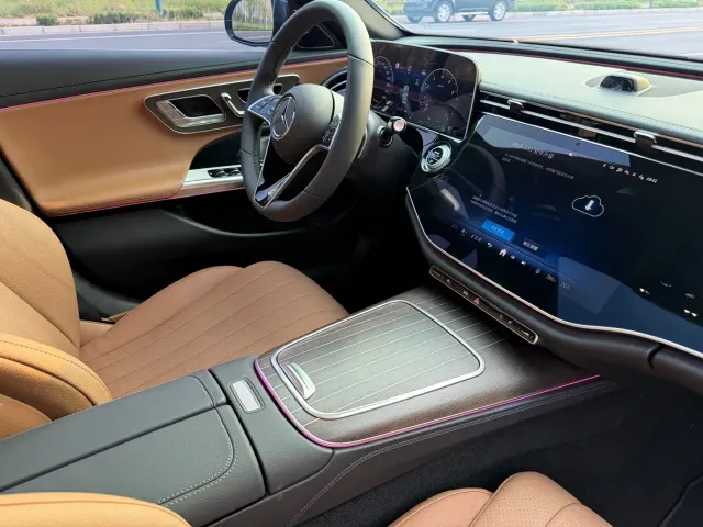 Mercedes-Benz E-Class — Фото автомобиля 8