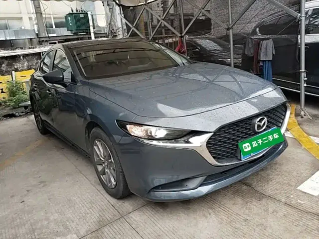 Mazda Axela — Фото автомобиля 21