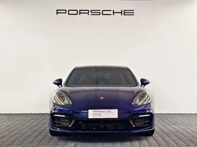Porsche Panamera — Фото автомобиля 2