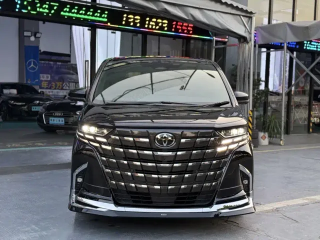 Toyota Alphard — Фото автомобиля 2