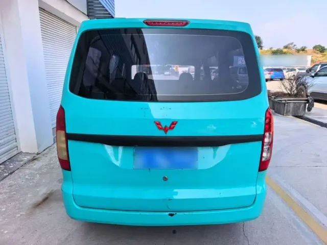 Wuling Hongguang V — Фото автомобиля 5