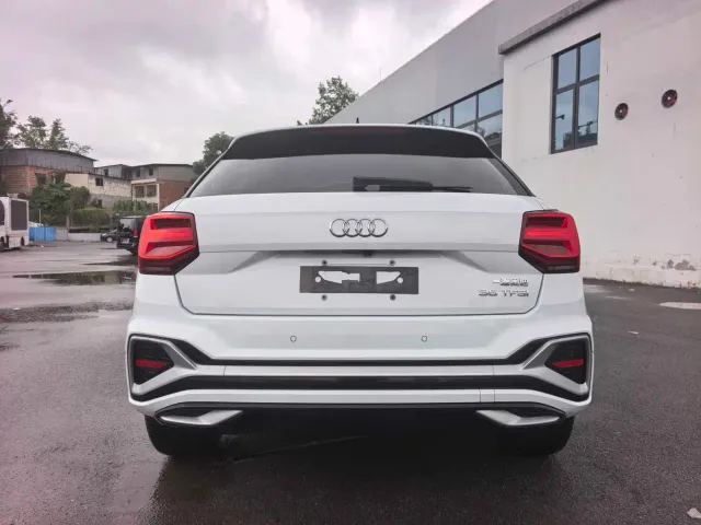 Audi Q2L — Фото автомобиля 6