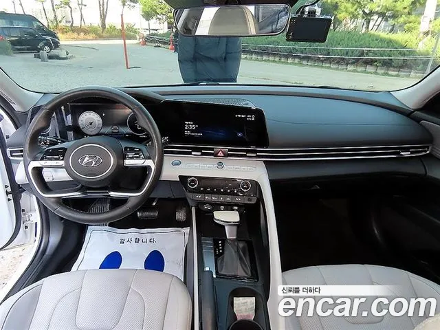Hyundai Avante CN7 — Фото автомобиля 8