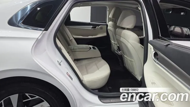 Hyundai Grandeur (New) Hybrid — Фото автомобиля 18