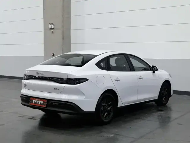 BYD Seal 05 DM-i — Фото автомобиля 2