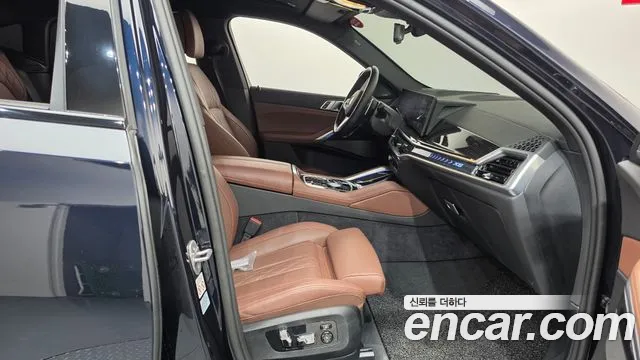 BMW X6 xDrive40i M Sport — Фото автомобиля 11