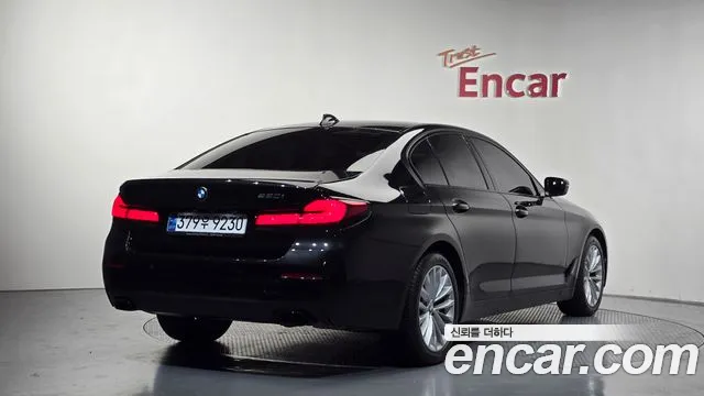 BMW 5 Series G30 — Фото автомобиля 2