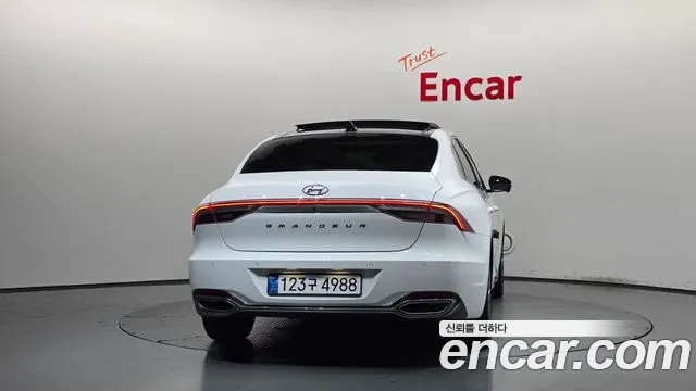 Hyundai Grandeur New — Фото автомобиля 4