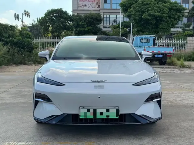 Geely Galaxy E8 — Фото автомобиля 2
