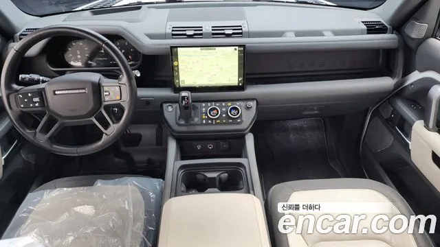 Land Rover Defender — Фото автомобиля 7