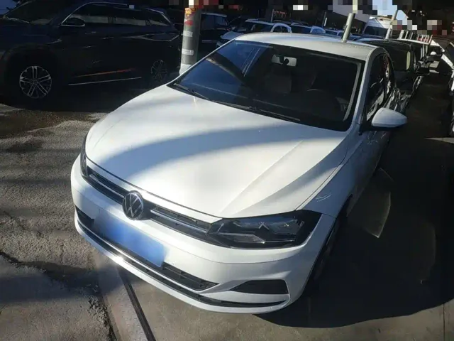 Фотография автомобиля — Volkswagen Polo