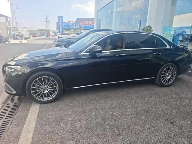 Mercedes-Benz E-Class — Фото автомобиля 7