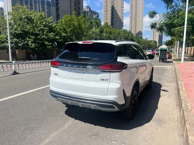 Geely Boyue — Фото автомобиля 9