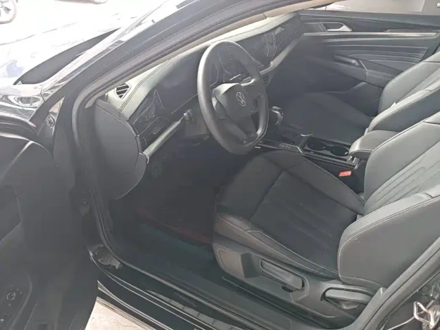 Volkswagen Passat — Фото автомобиля 15