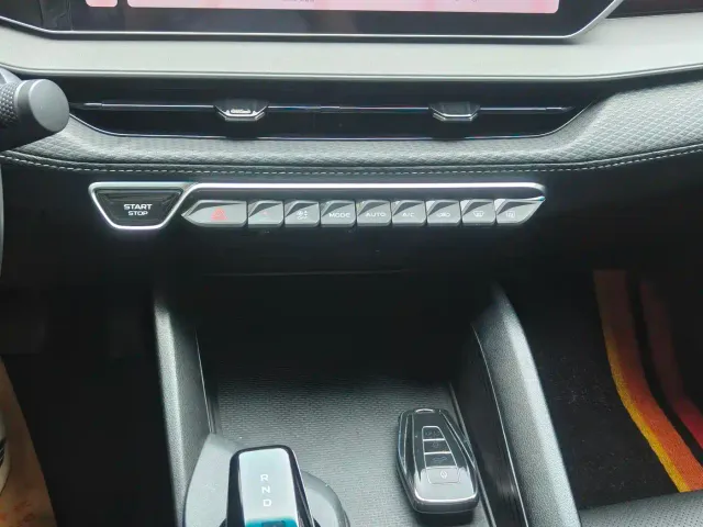 Geely Binrui — Фото автомобиля 14