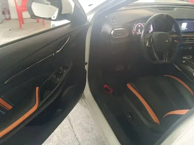 Changan Oushang X5 — Фото автомобиля 15