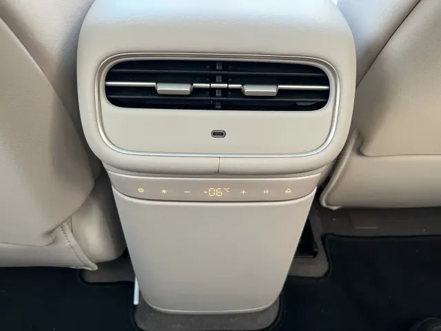 IM Motors LS6 — Фото автомобиля 13