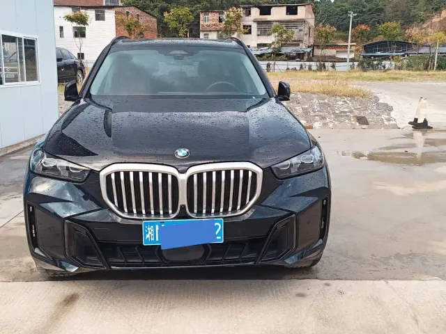 Фотография автомобиля — BMW X5