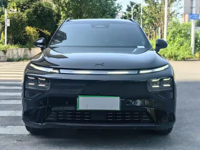 Xpeng G9 — Фото автомобиля 2