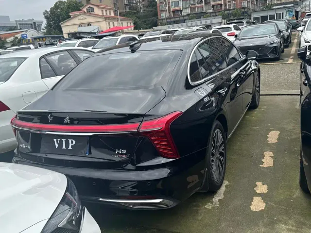 Hongqi H5 — Фото автомобиля 11