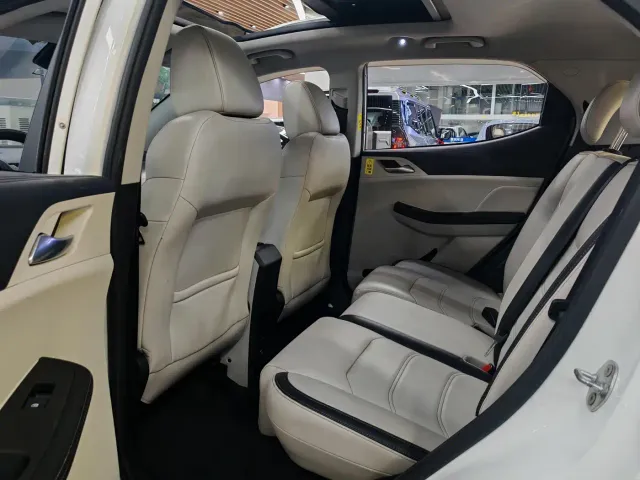 BYD Yuan Pro — Фото автомобиля 8