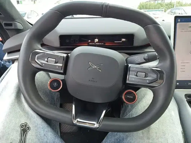 Xpeng P7 — Фото автомобиля 10