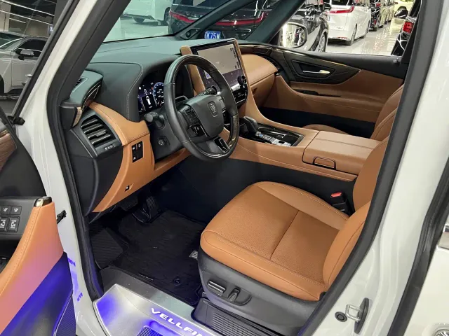 Toyota Vellfire — Фото автомобиля 23