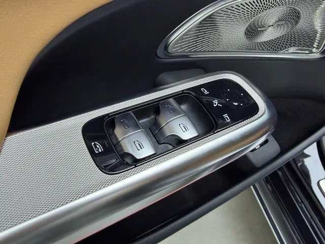 Mercedes-Benz E-Class — Фото автомобиля 18