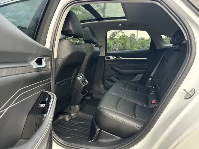 Geely Xingrui — Фото автомобиля 12