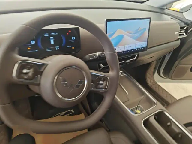 Wuling Starlight 730 — Фото автомобиля 9