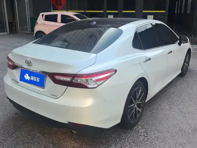 Toyota Camry — Фото автомобиля 3