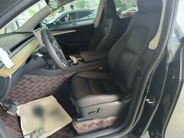 Tesla Model Y — Фото автомобиля 14