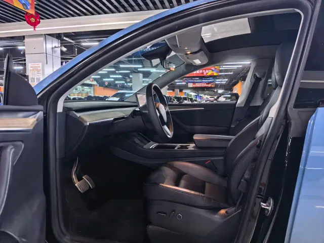 Tesla Model Y — Фото автомобиля 4