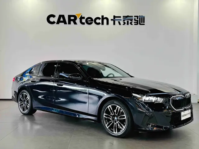 BMW 5 Series — Фото автомобиля 3