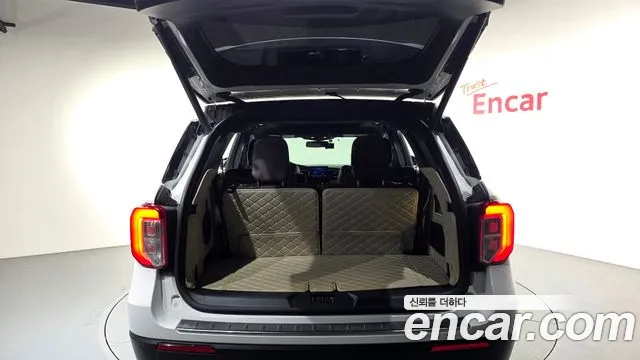 Ford Explorer — Фото автомобиля 23
