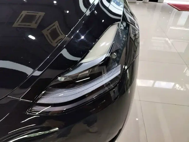 Tesla Model Y — Фото автомобиля 23