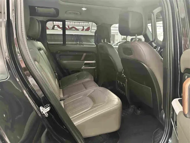 Land Rover Land Rover Defender 2022 110 P400 Dark Special Edition — Фото автомобиля 15