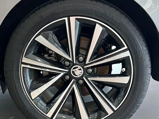 Skoda Superb — Фото автомобиля 21