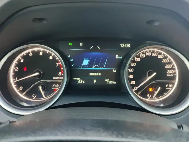 Toyota Camry — Фото автомобиля 14