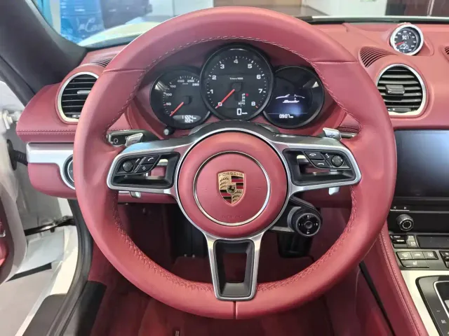 Porsche 718 — Фото автомобиля 2