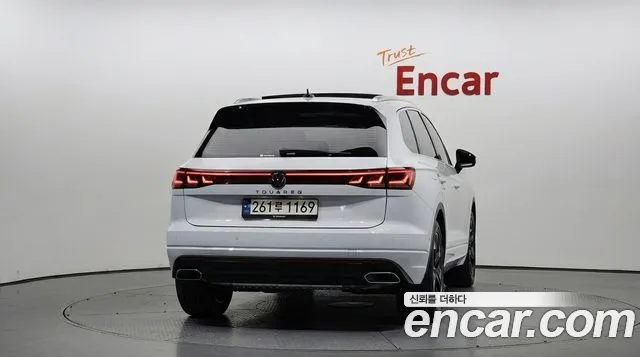 Volkswagen Touareg 3rd Gen — Фото автомобиля 4