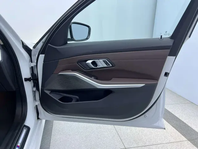 BMW 3 Series — Фото автомобиля 23