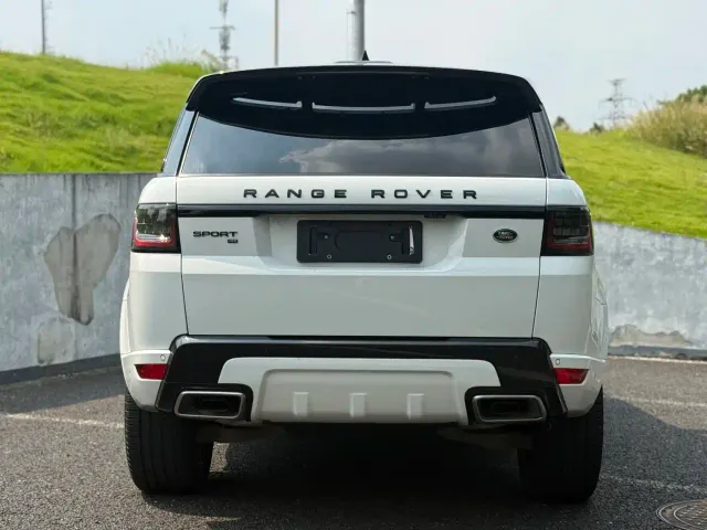 Land Rover Range Rover Sport 2022 3.0 L6 Gloss Black Edition — Фото автомобиля 14